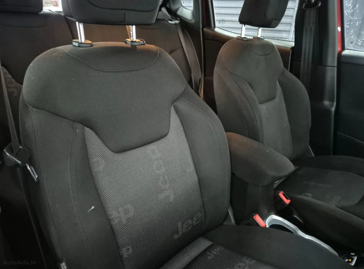 2016 Jeep Renegade – photo 11