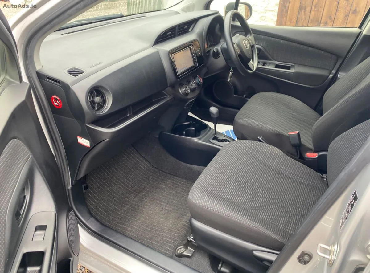 2019 Toyota Vitz – photo 10
