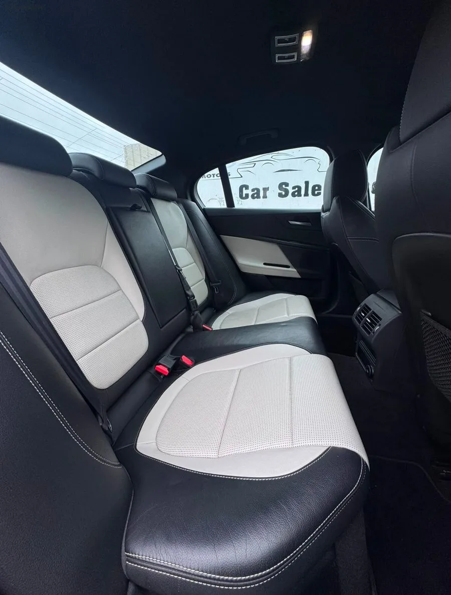 2017 Jaguar XE – photo 15