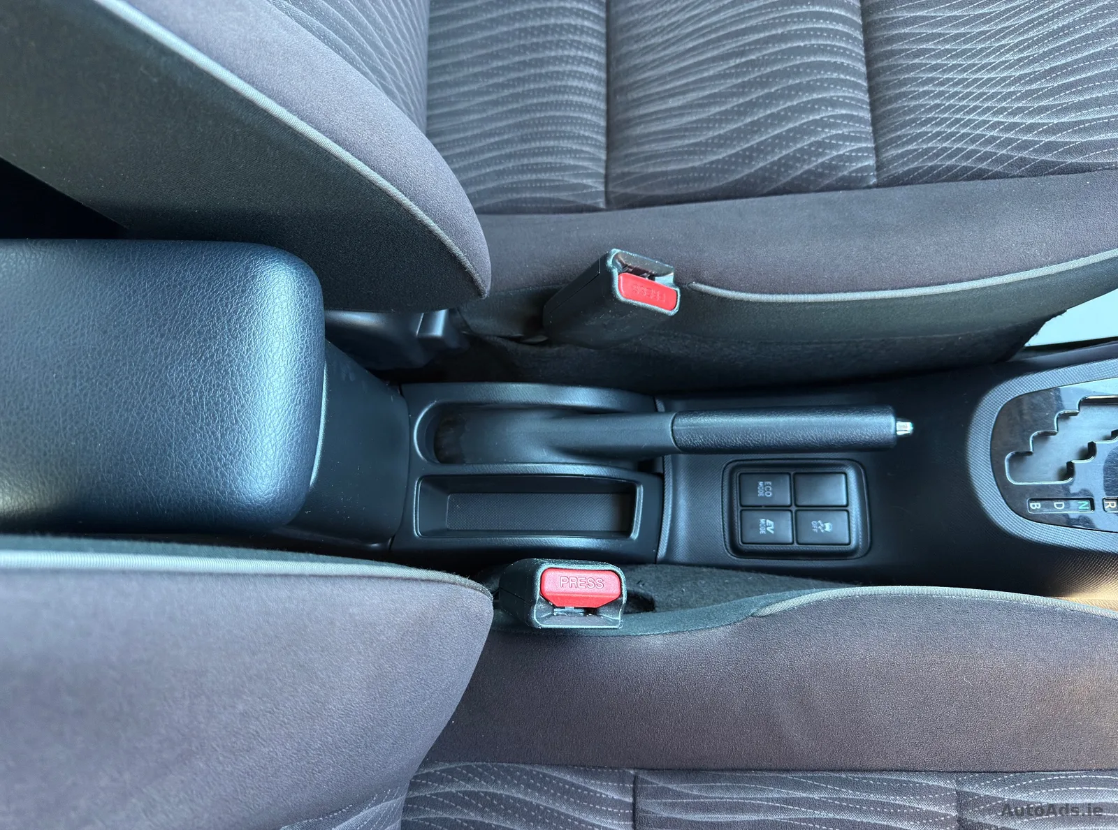2015 Toyota Aqua – photo 19