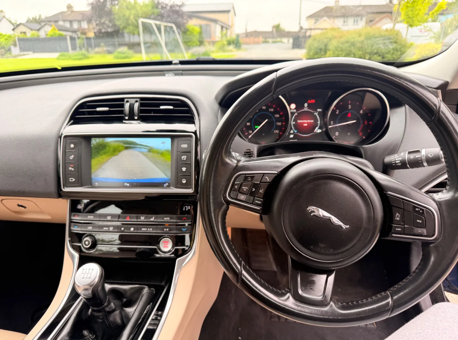 2016 Jaguar XE – photo 9