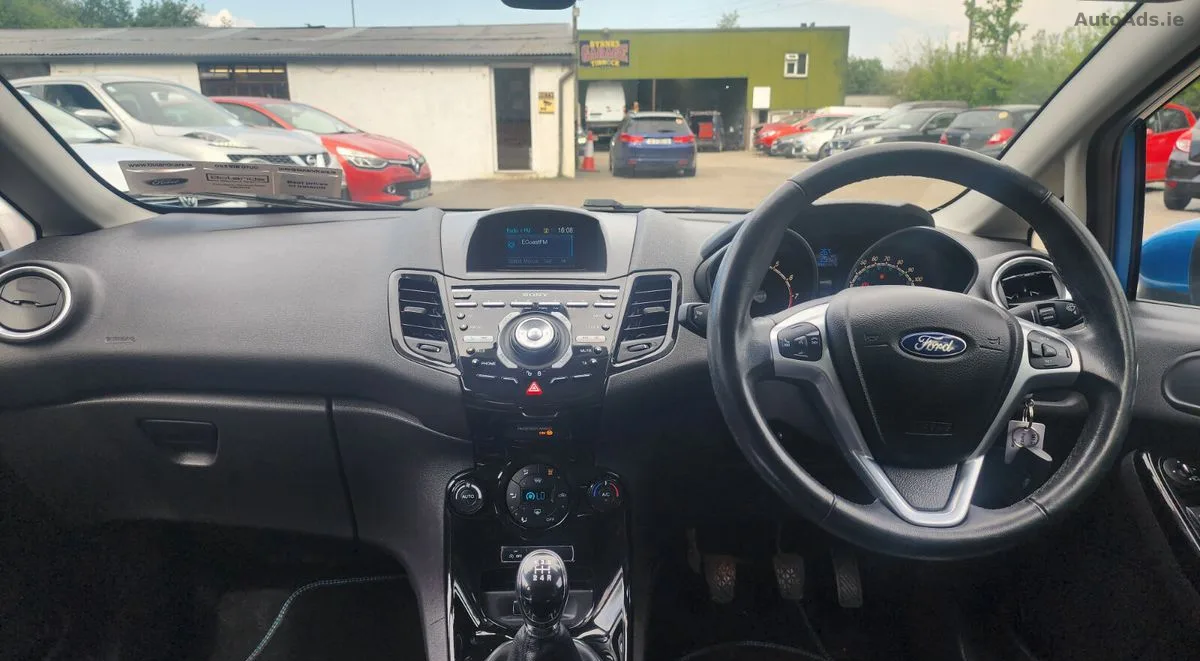 2014 Ford Fiesta – photo 12