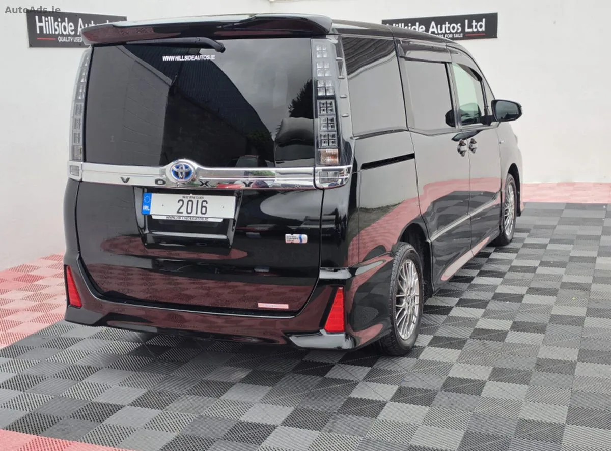 2016 Toyota Voxy – photo 14