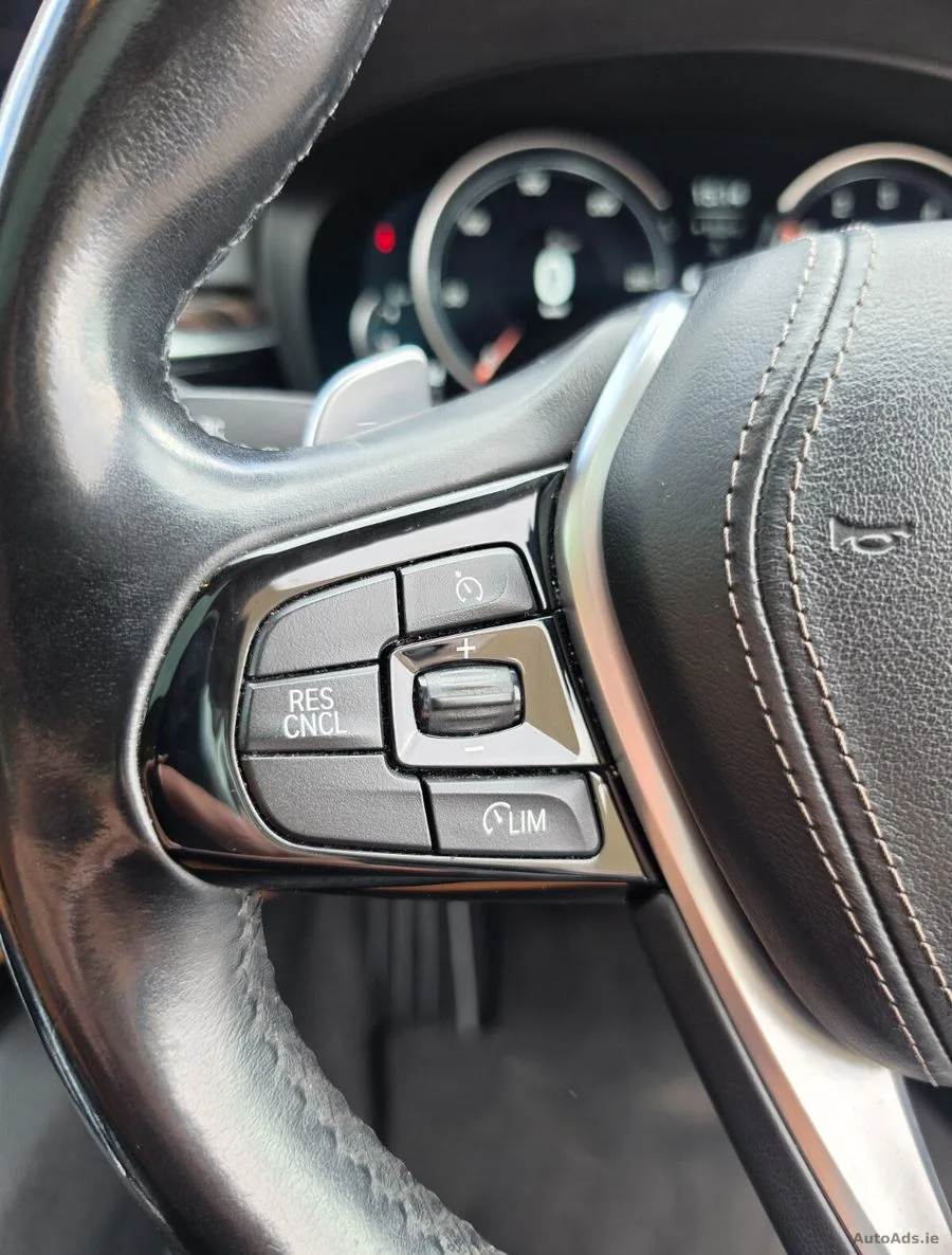 2017 BMW 5-Series – photo 18