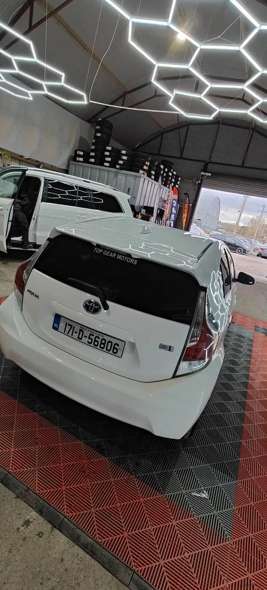 2017 Toyota Aqua – photo 14