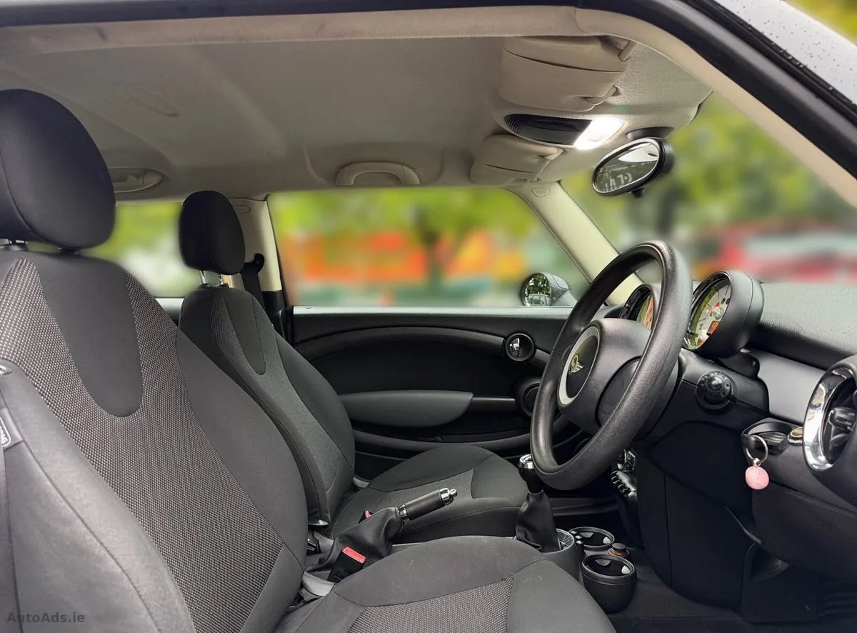2010 Mini Cooper – photo 9