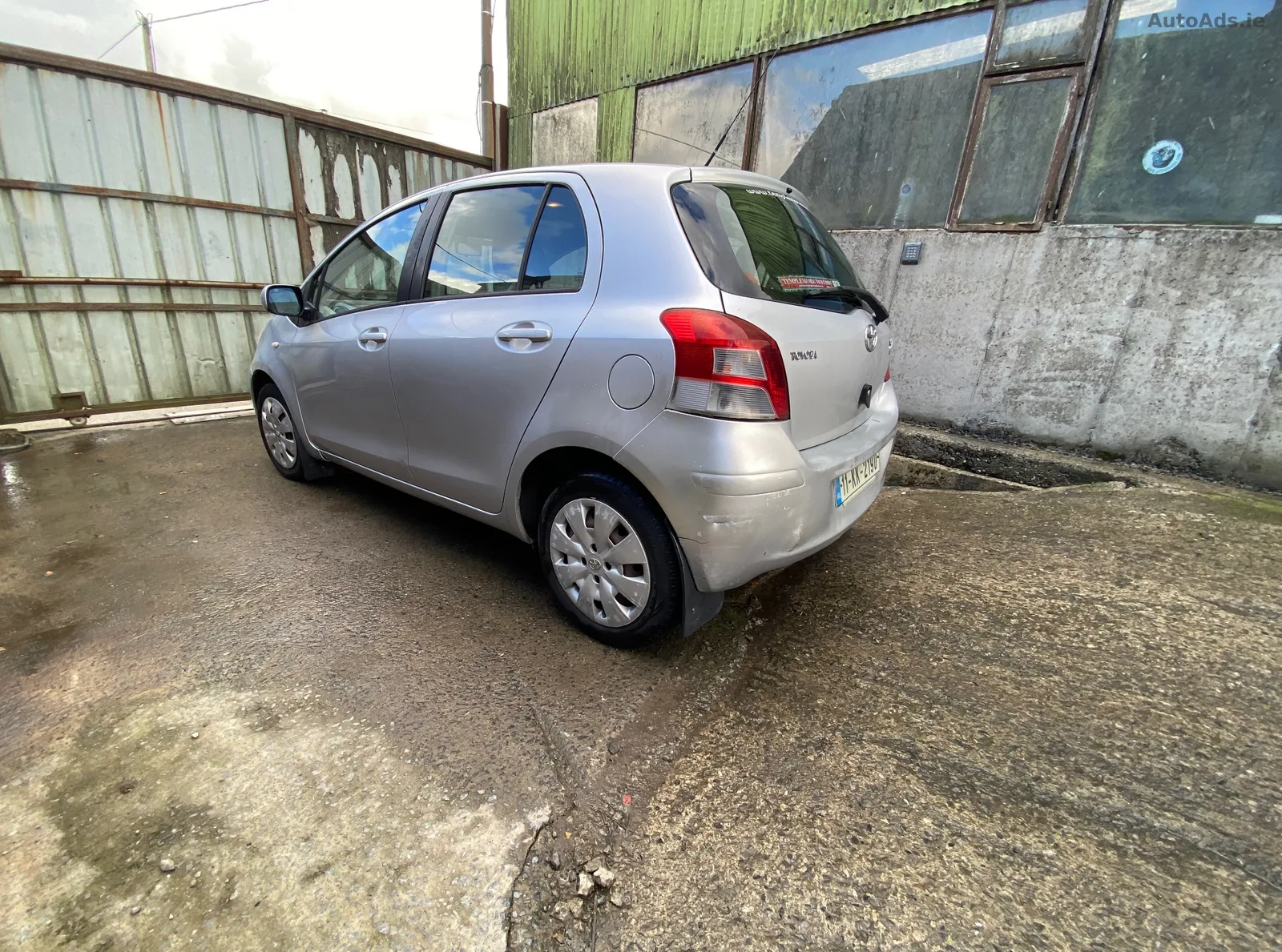 2011 Toyota Yaris – photo 8