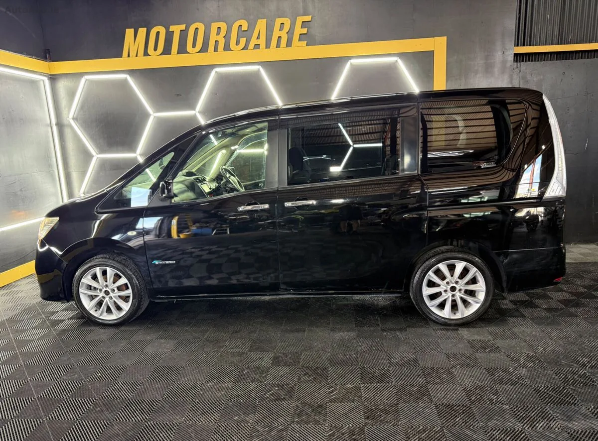 2013 Nissan Serena – photo 15