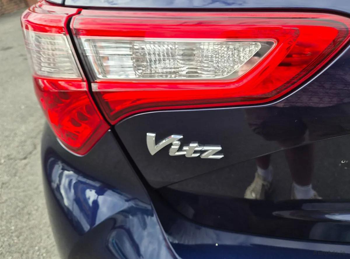 2017 Toyota Vitz – photo 18