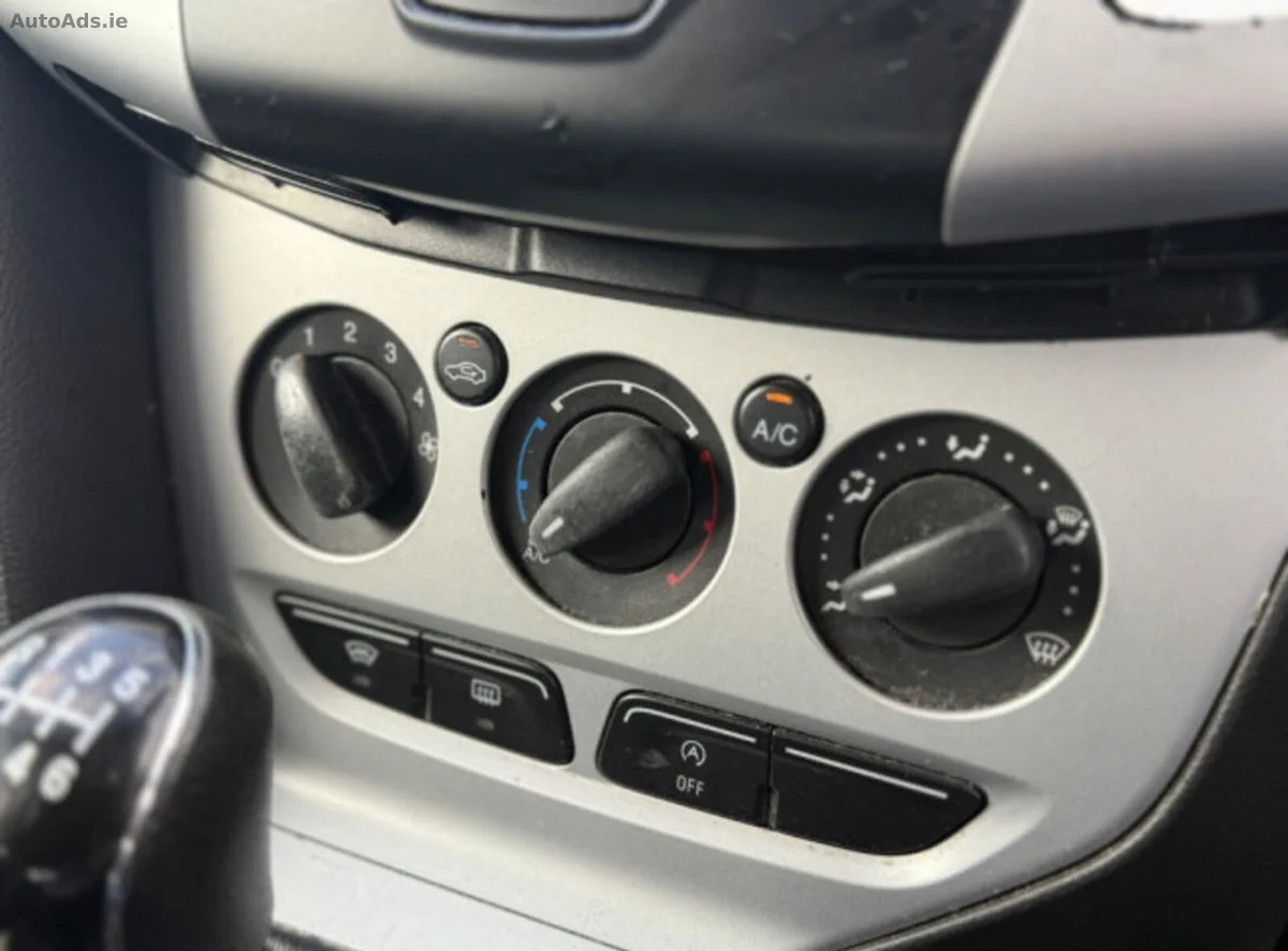 2015 Ford Focus – photo 14