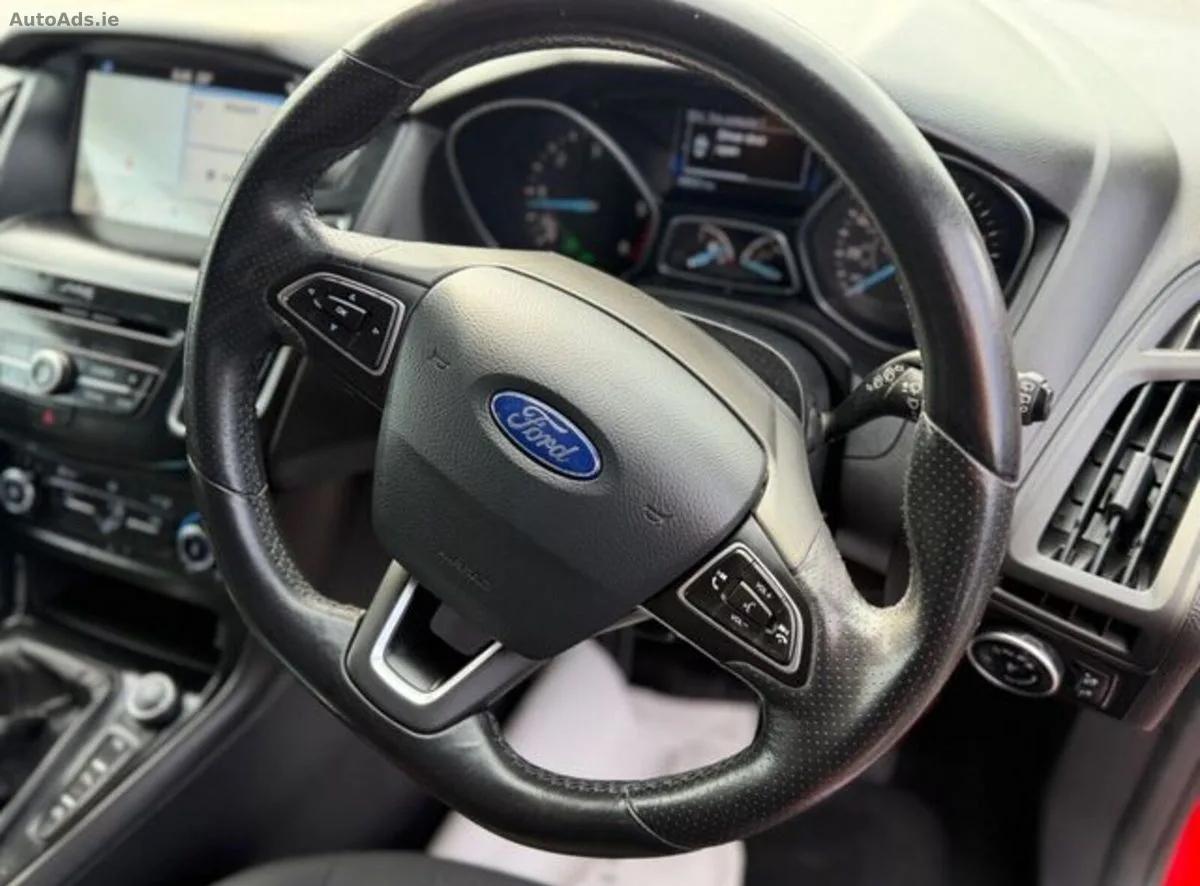 2017 Ford Focus – photo 10
