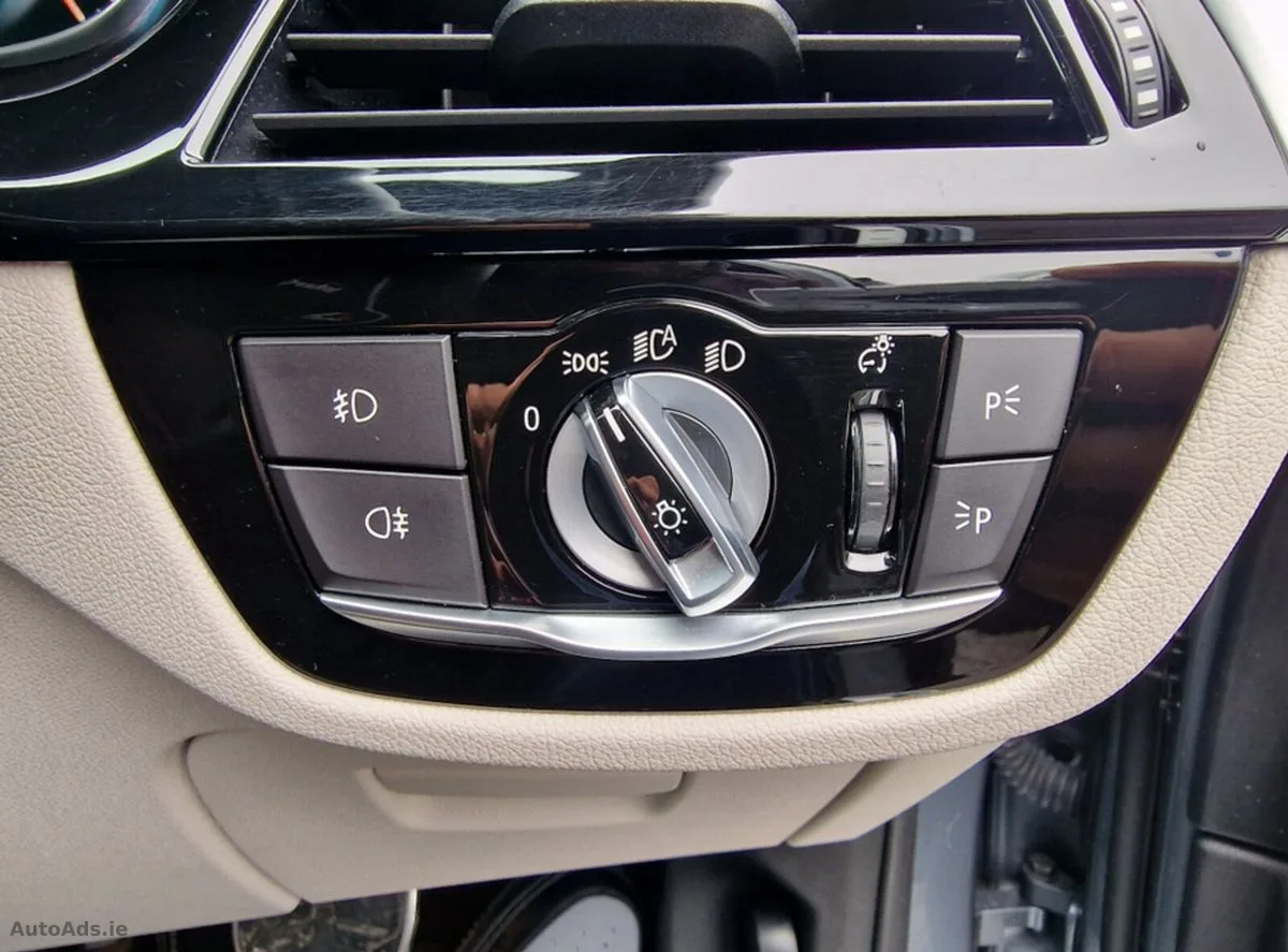 2018 BMW 5-Series – photo 20