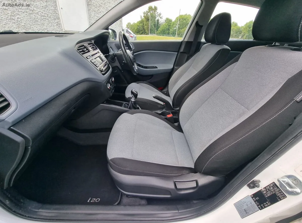 2016 Hyundai i20 – photo 16