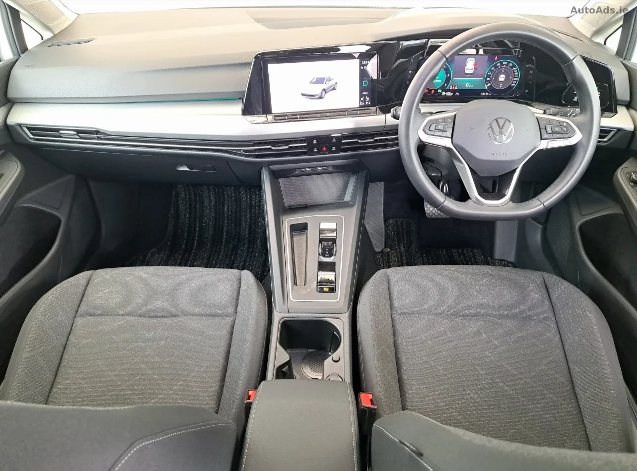 2024 Volkswagen Golf – photo 3