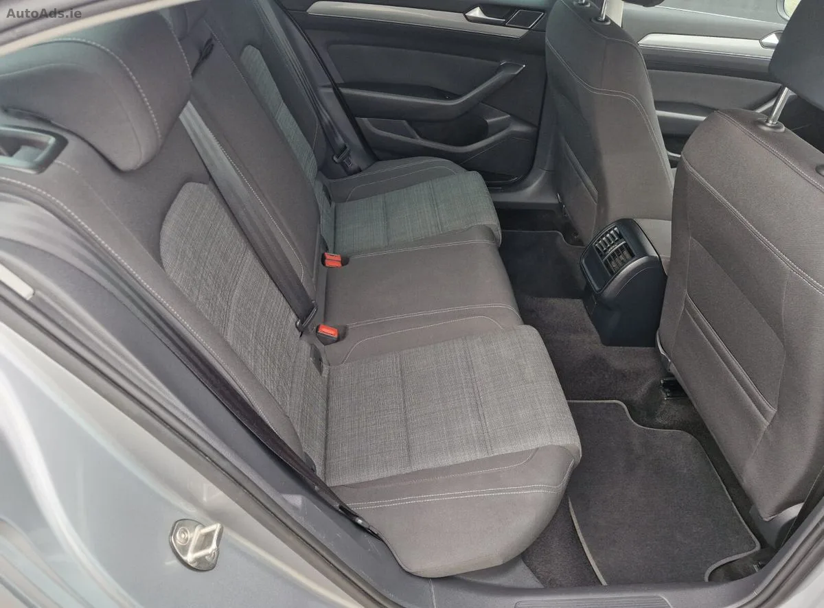 2022 Volkswagen Passat – photo 11