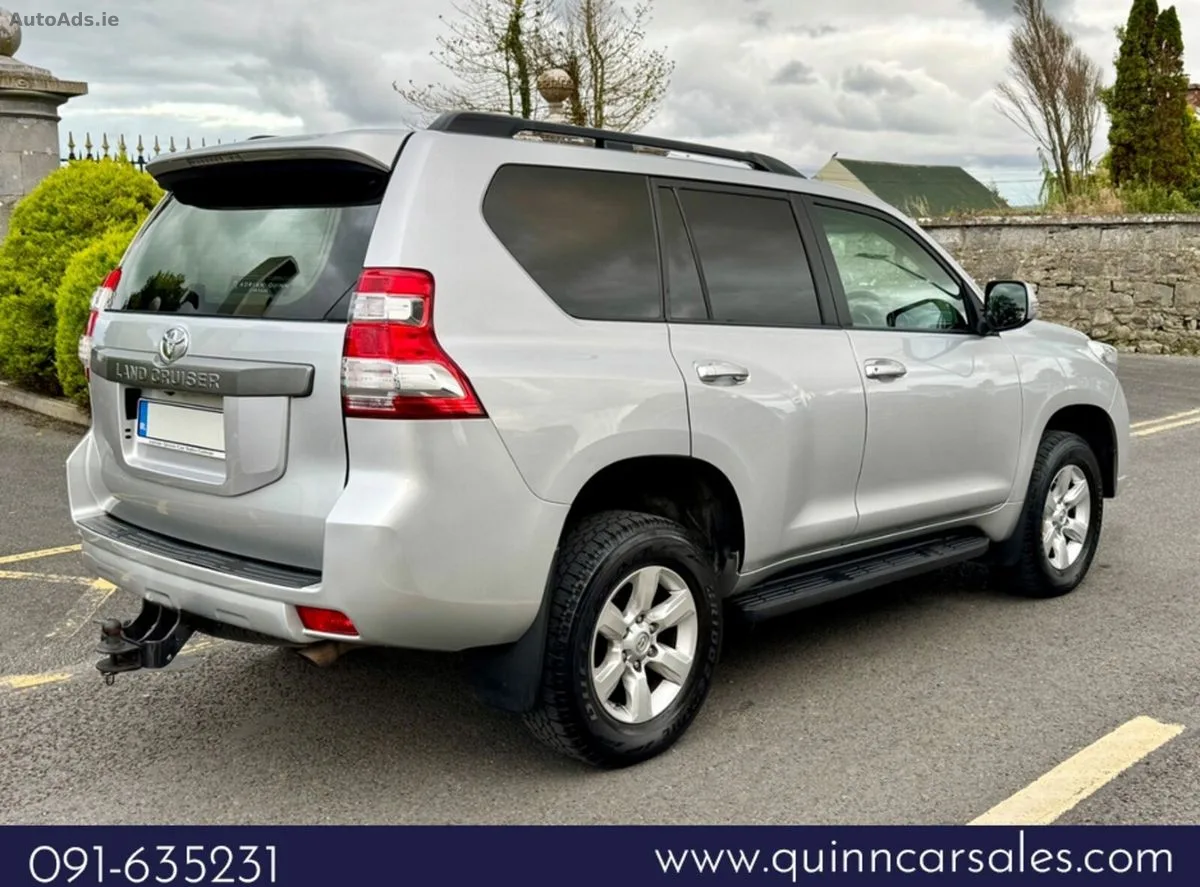 2016 Toyota Land Cruiser – photo 3