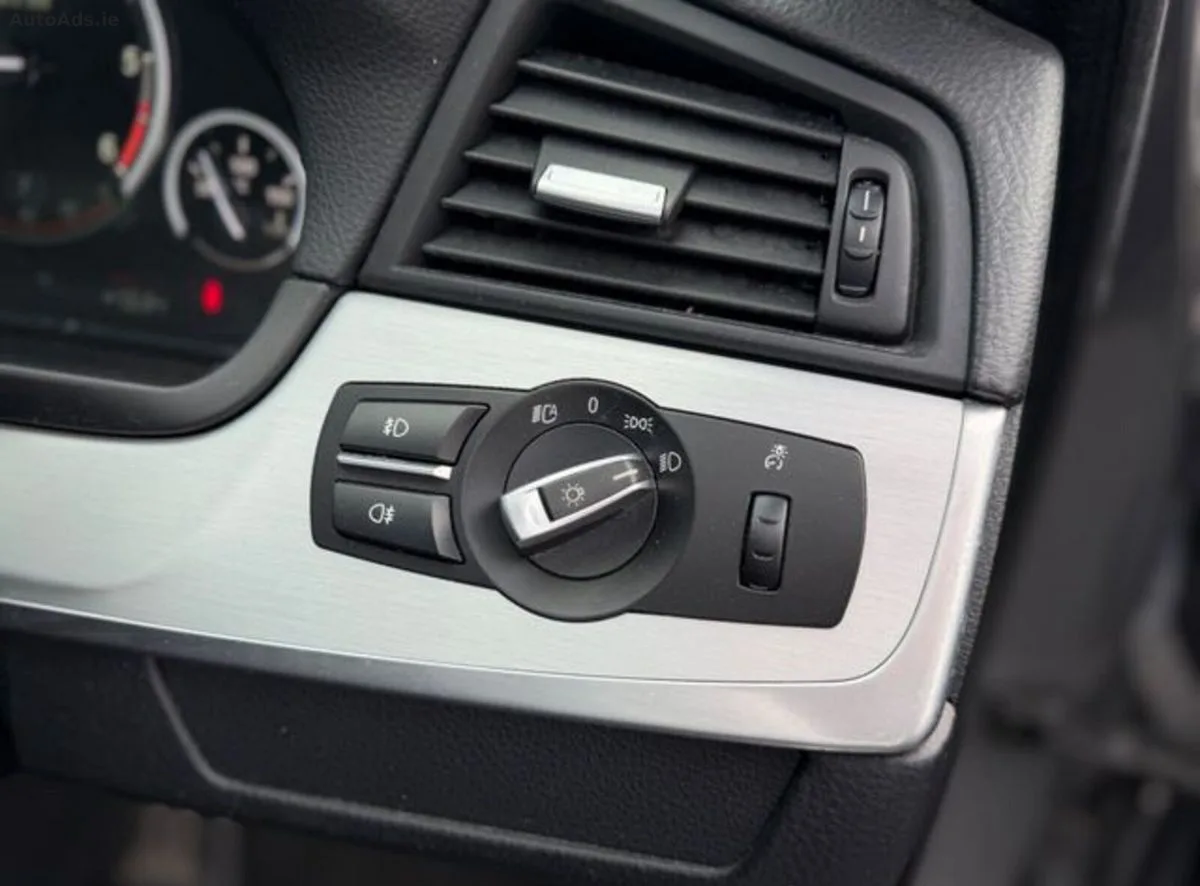 2016 BMW 5-Series – photo 13