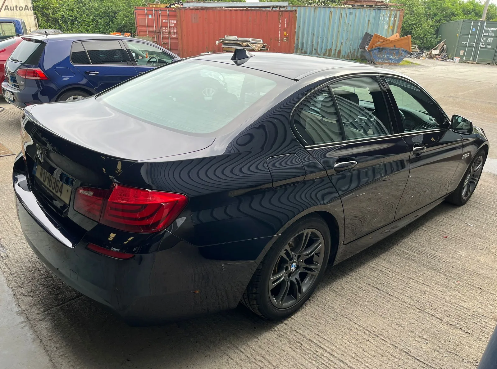 2011 BMW 5 Series – photo 2