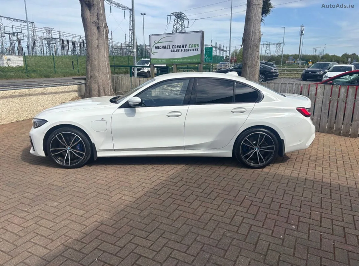 2021 BMW 3-Series – photo 2
