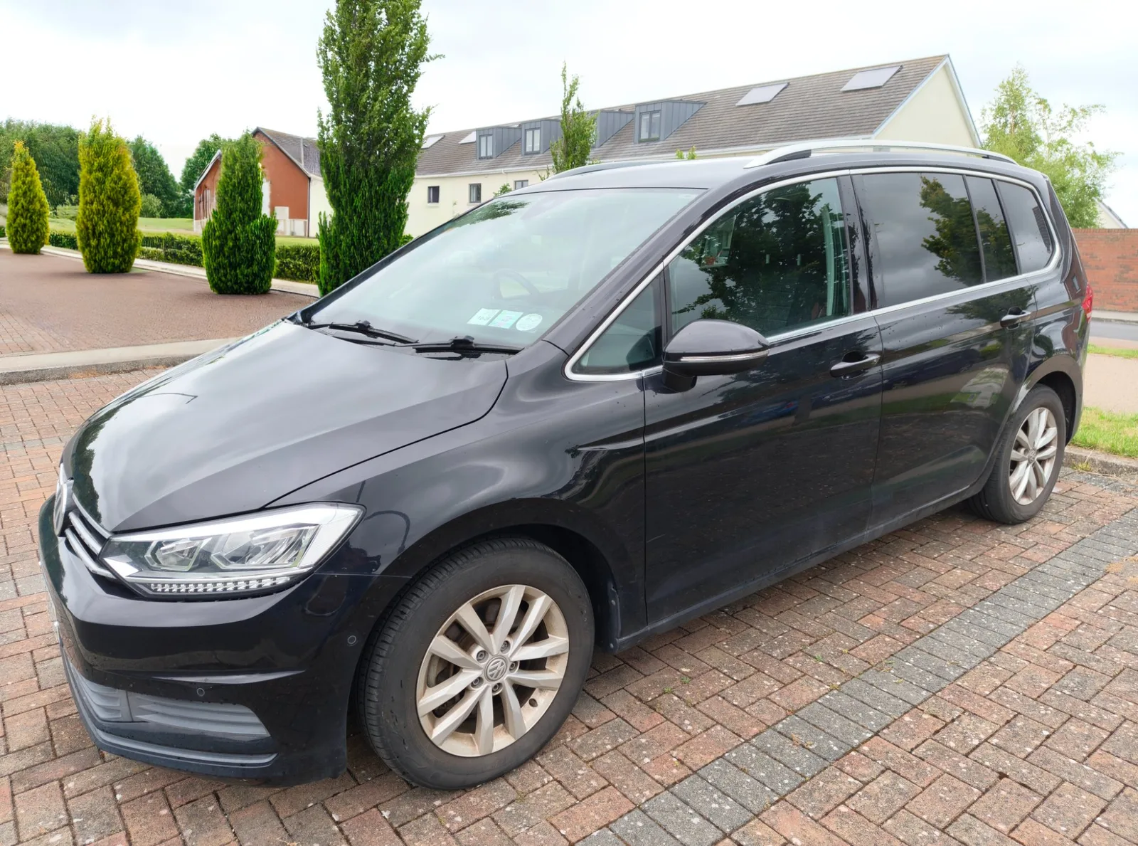 2017 Volkswagen Touran – photo 1
