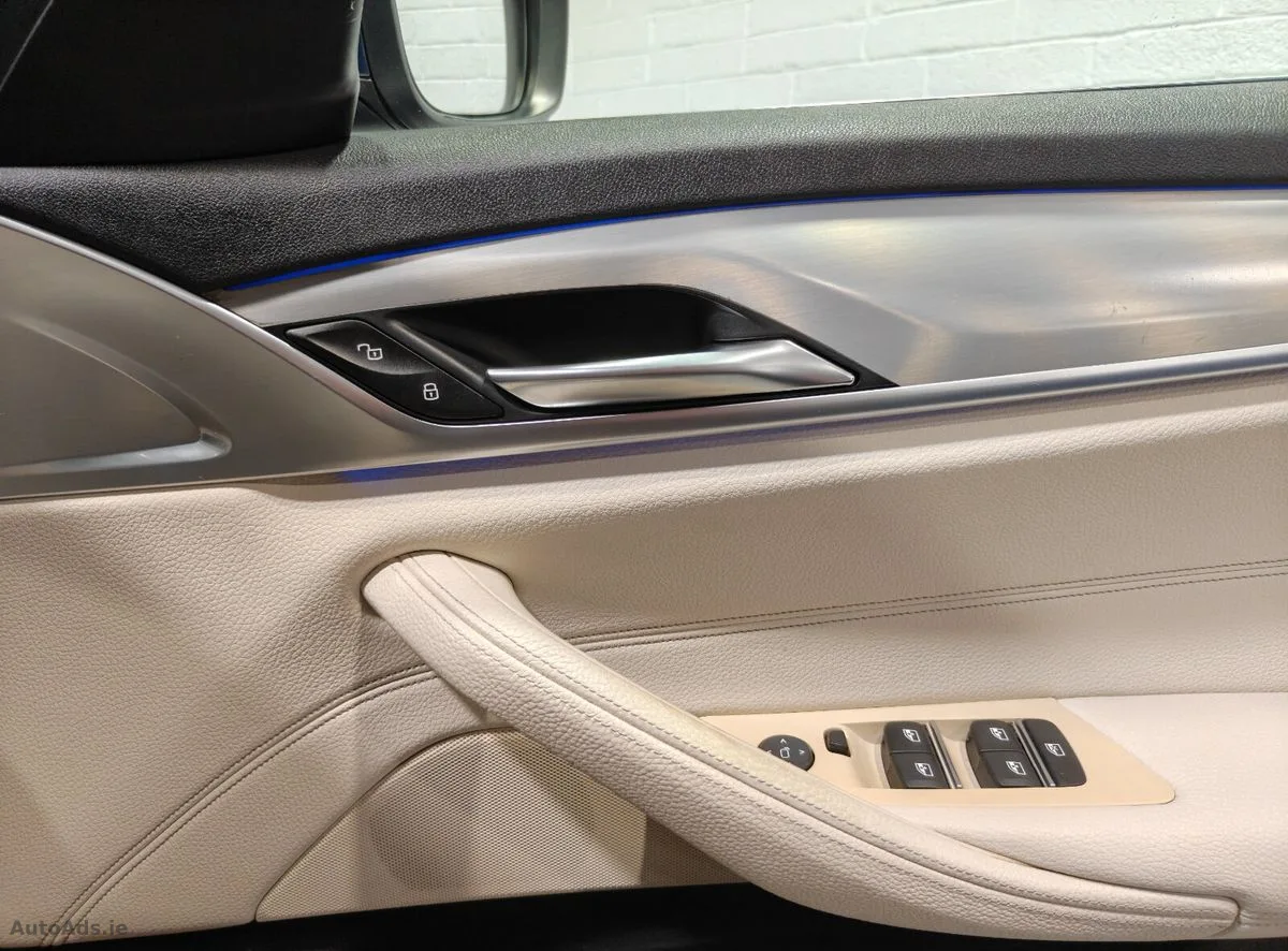 2017 BMW 5-Series – photo 19