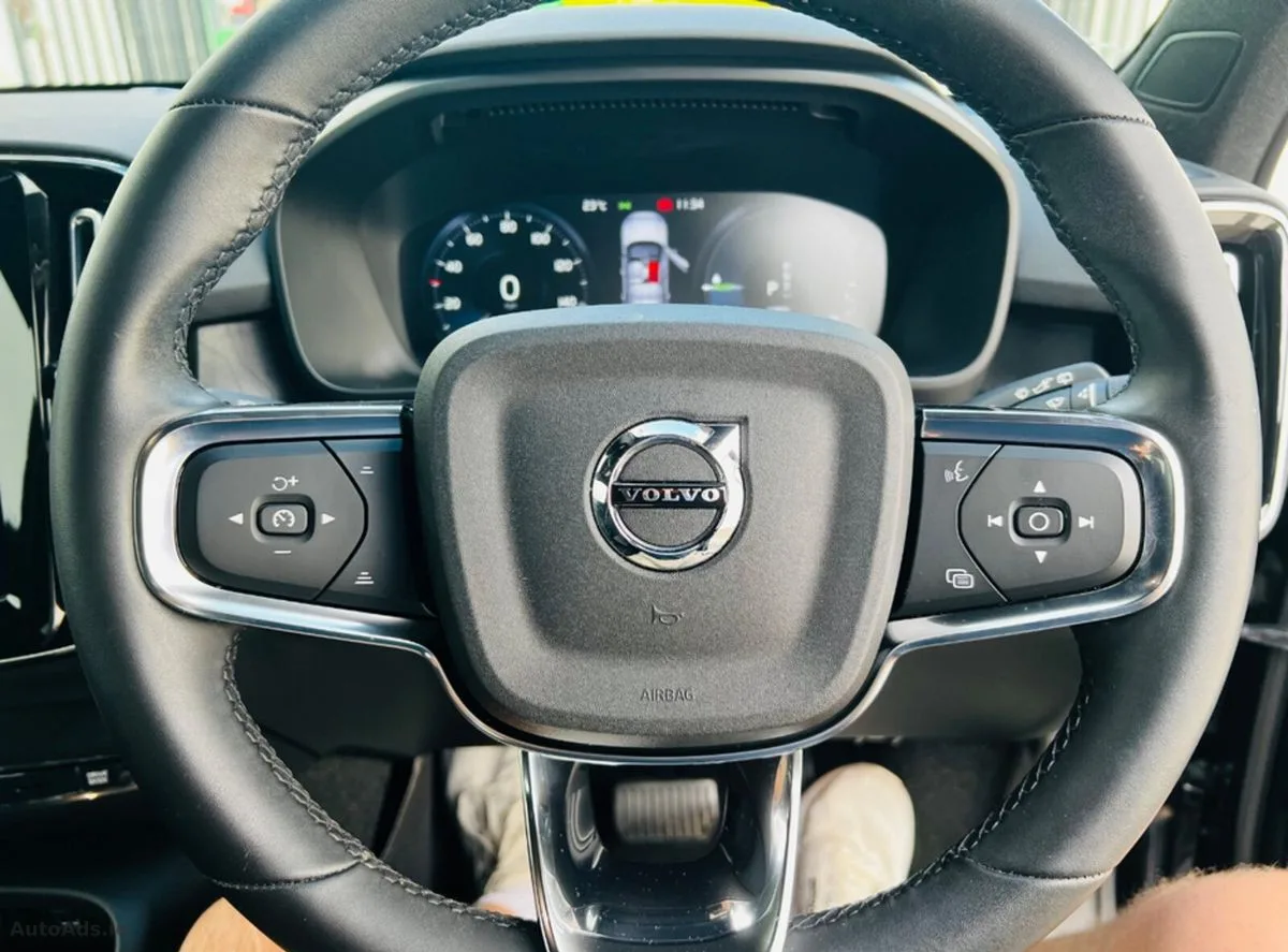 2022 Volvo XC40 – photo 19