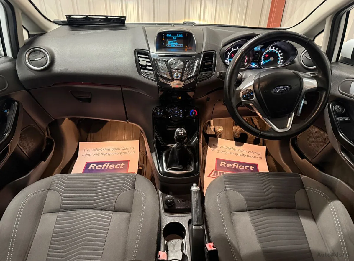 2015 Ford Fiesta – photo 14