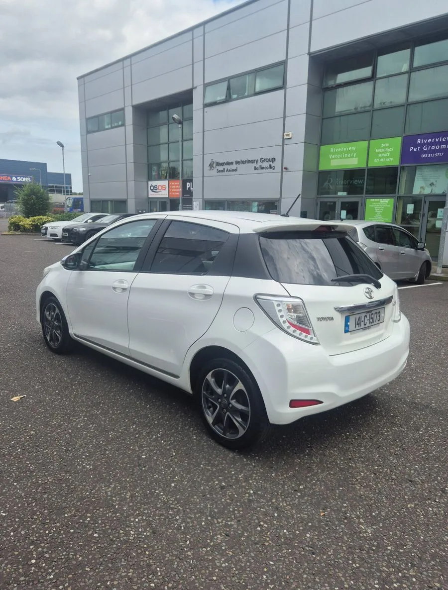 2014 Toyota Yaris – photo 4