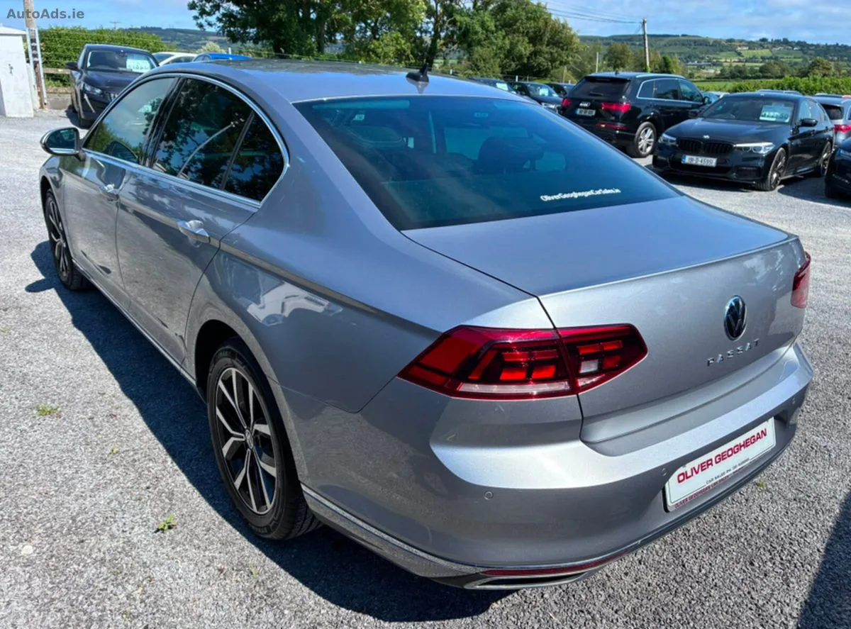 2022 Volkswagen Passat – photo 3
