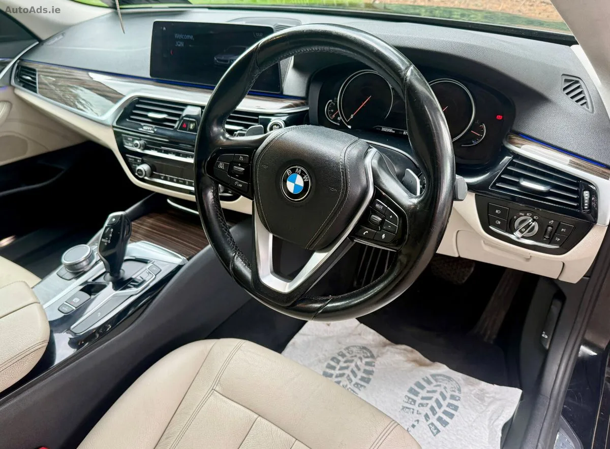 2017 BMW 5-Series – photo 10