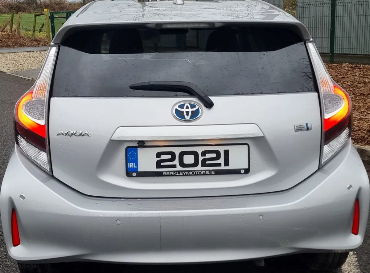 2021 Toyota Aqua – photo 2