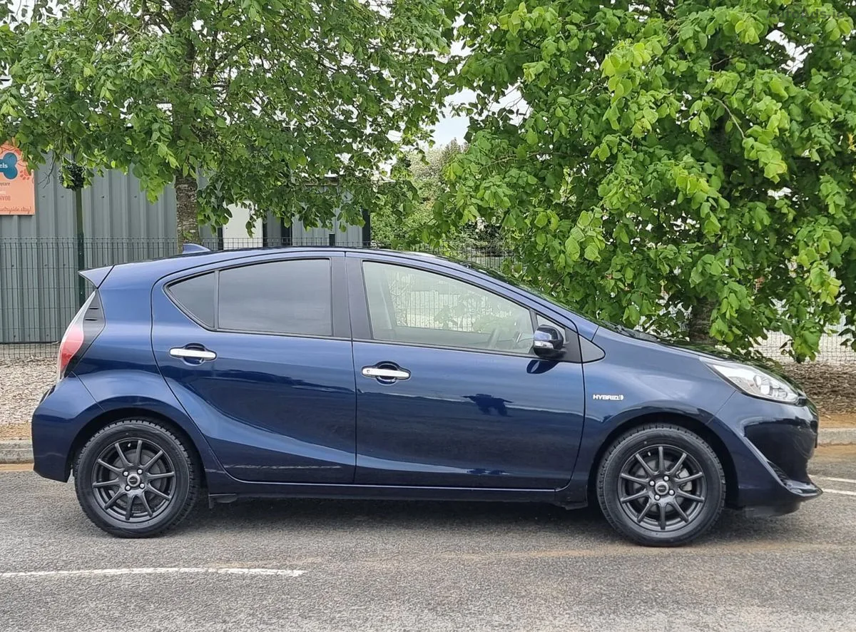 2019 Toyota Aqua – photo 4