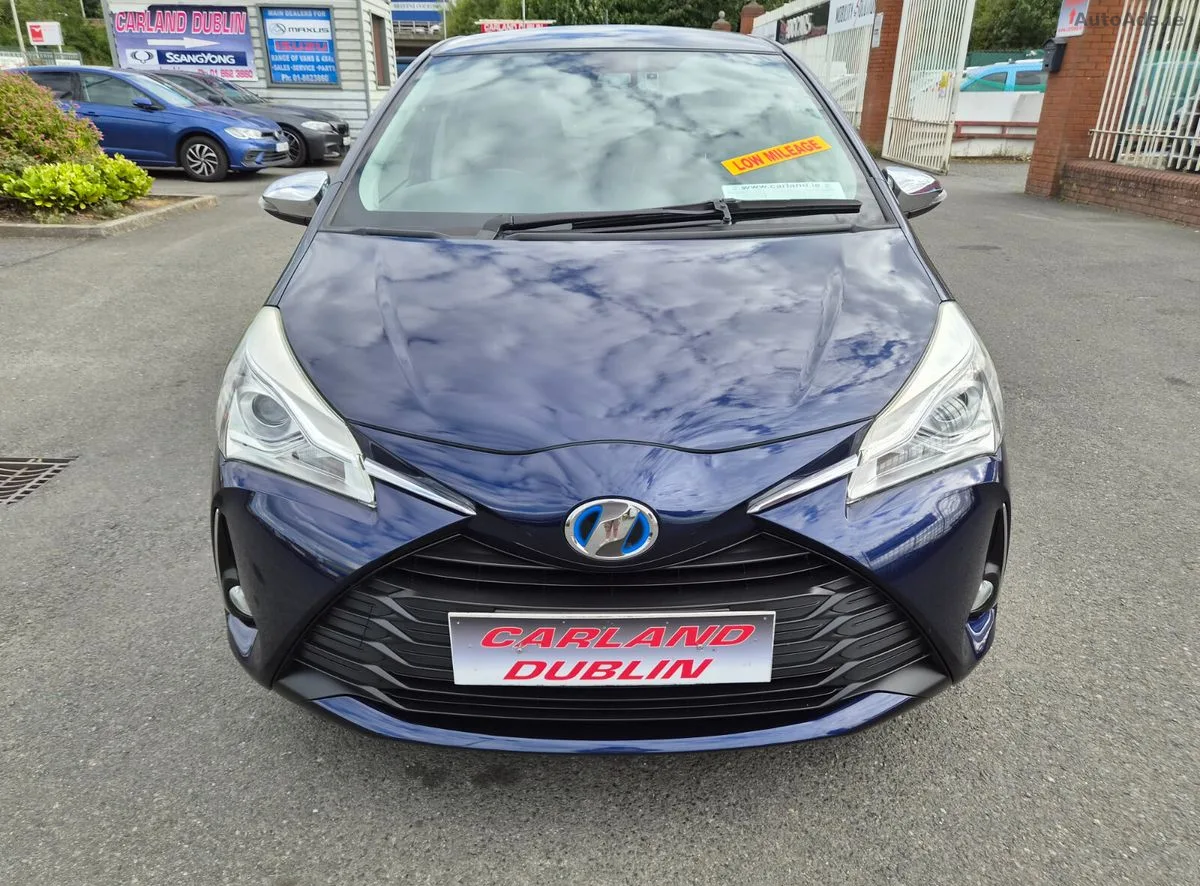 2017 Toyota Vitz – photo 8
