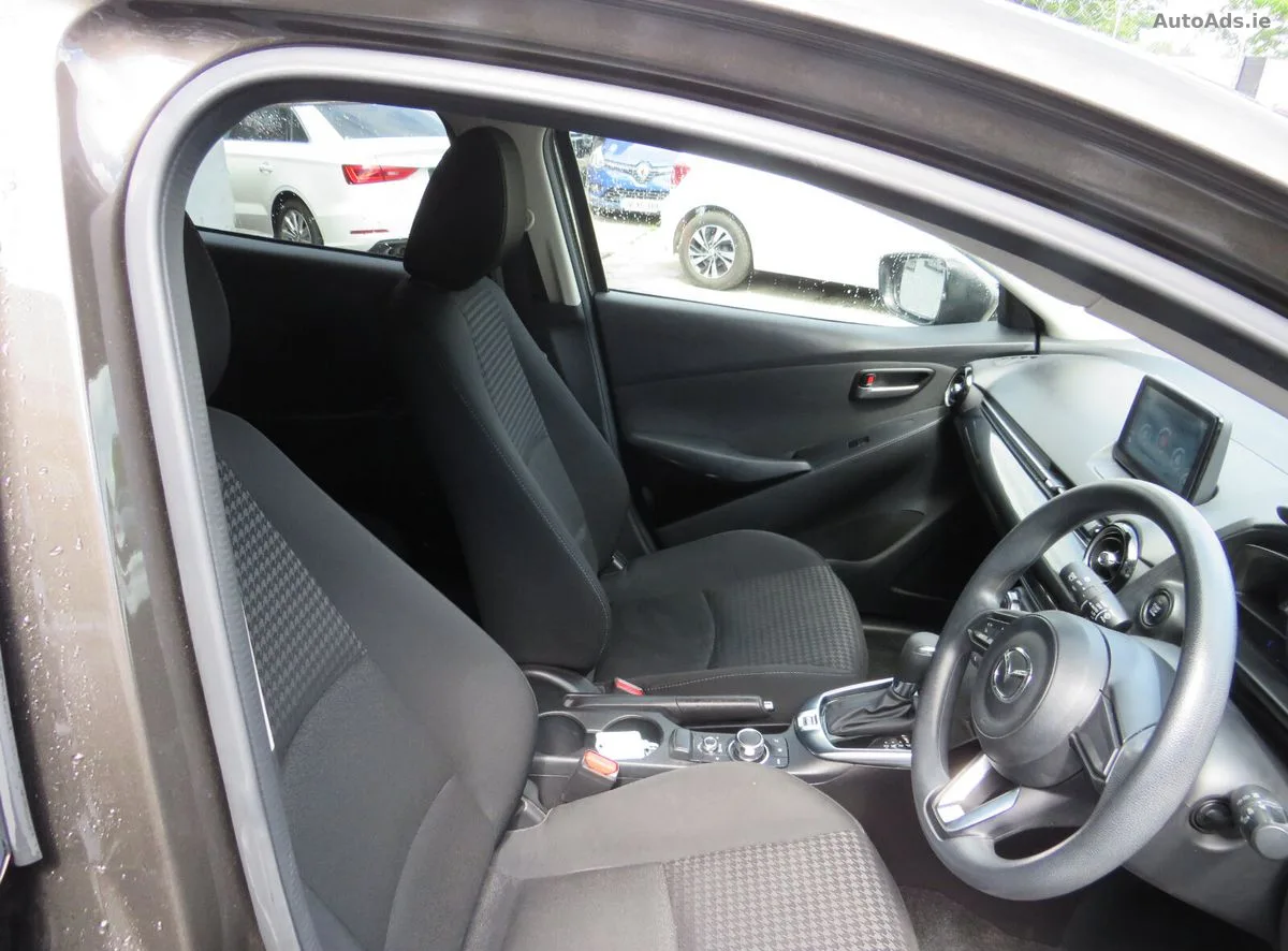 2017 Mazda Demio – photo 9