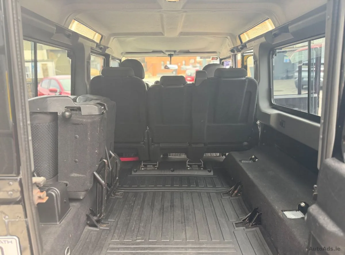 2011 Land Rover Defender – photo 20