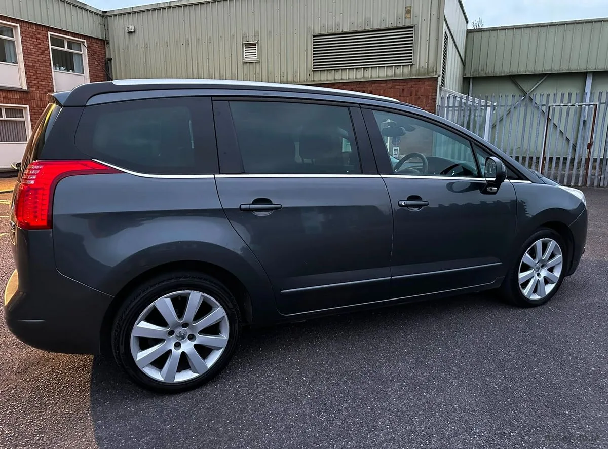 2013 Peugeot 5008 – photo 11