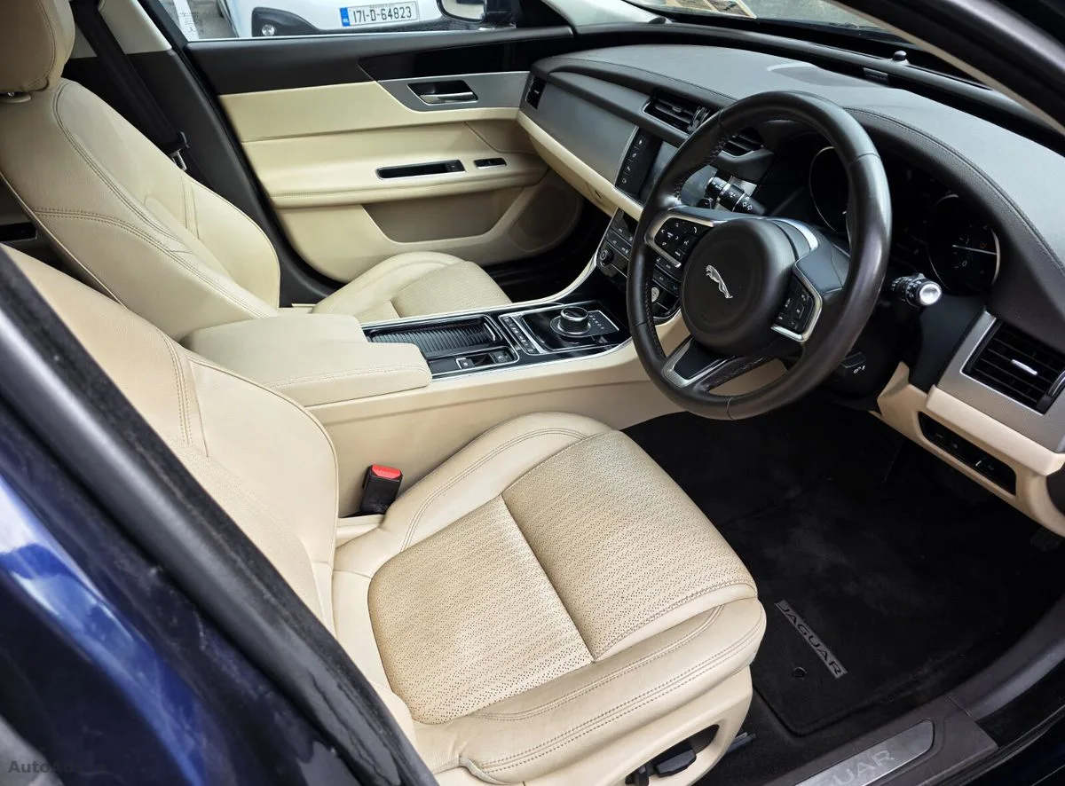 2019 Jaguar XF – photo 3