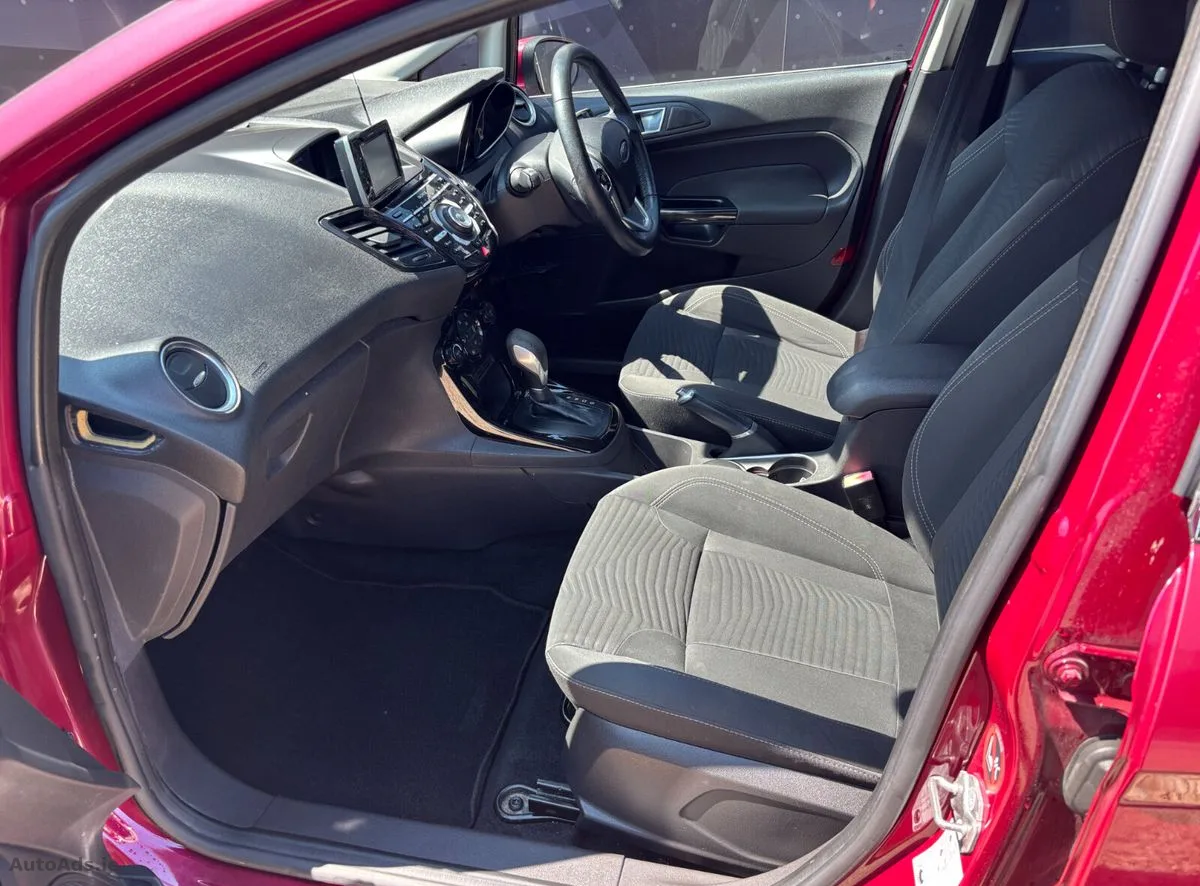 2014 Ford Fiesta – photo 12