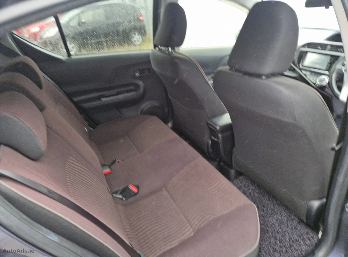 2015 Toyota Aqua – photo 20