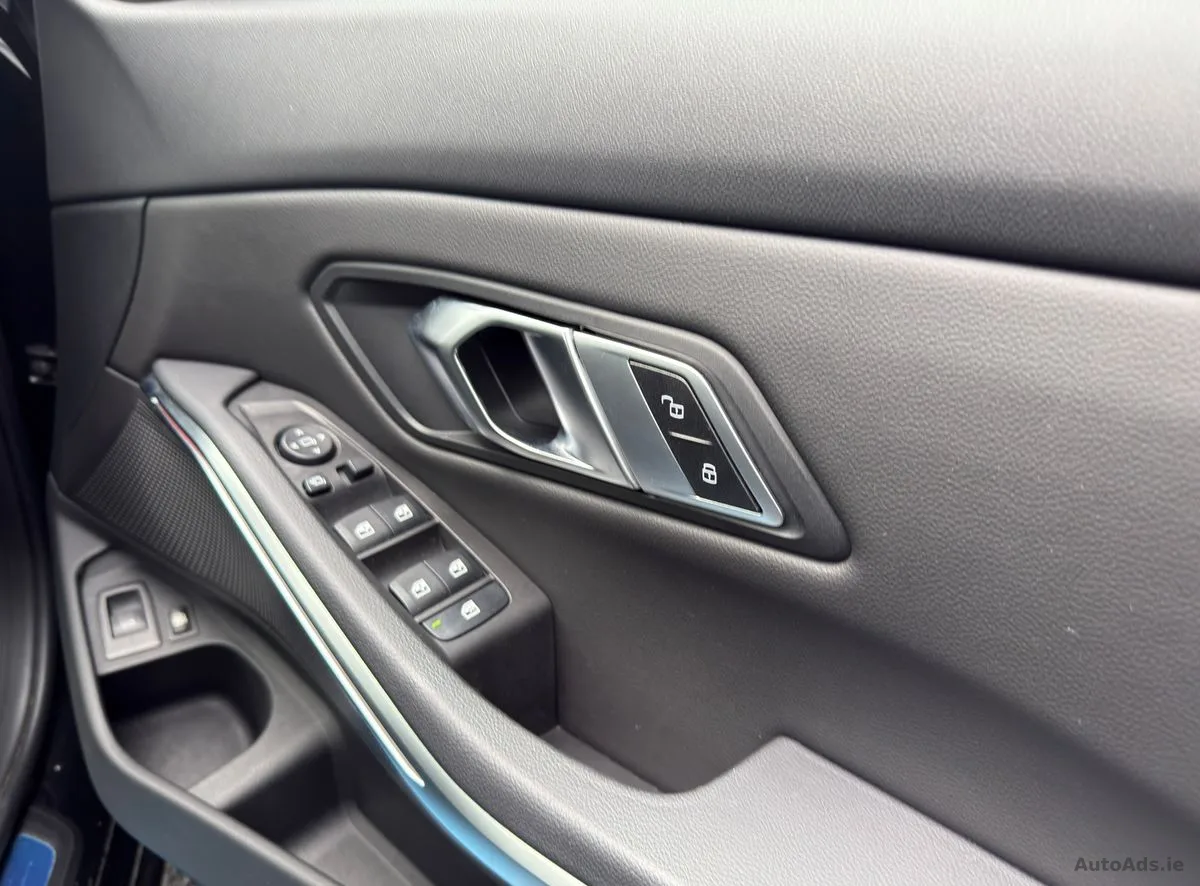 2022 BMW 3-Series – photo 12