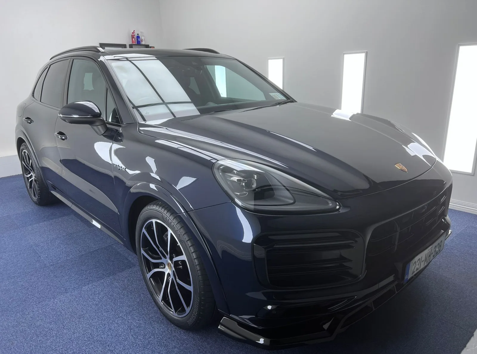 2022 Porsche Cayenne – photo 2