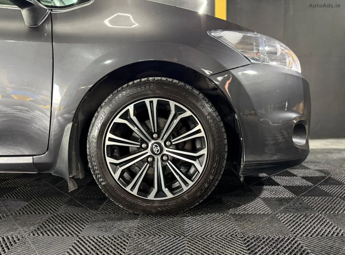 2011 Toyota Auris – photo 5
