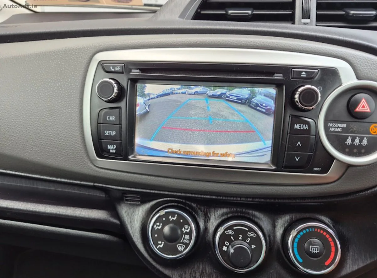 2014 Toyota Yaris – photo 3