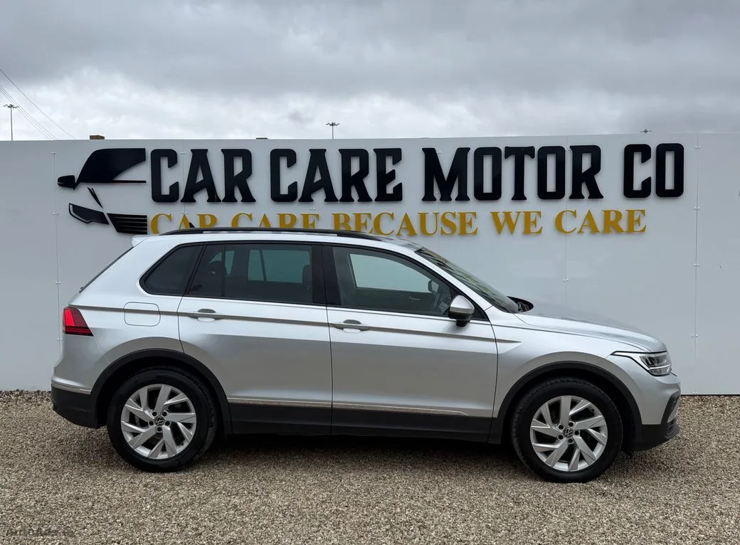 2023 Volkswagen Tiguan – photo 2
