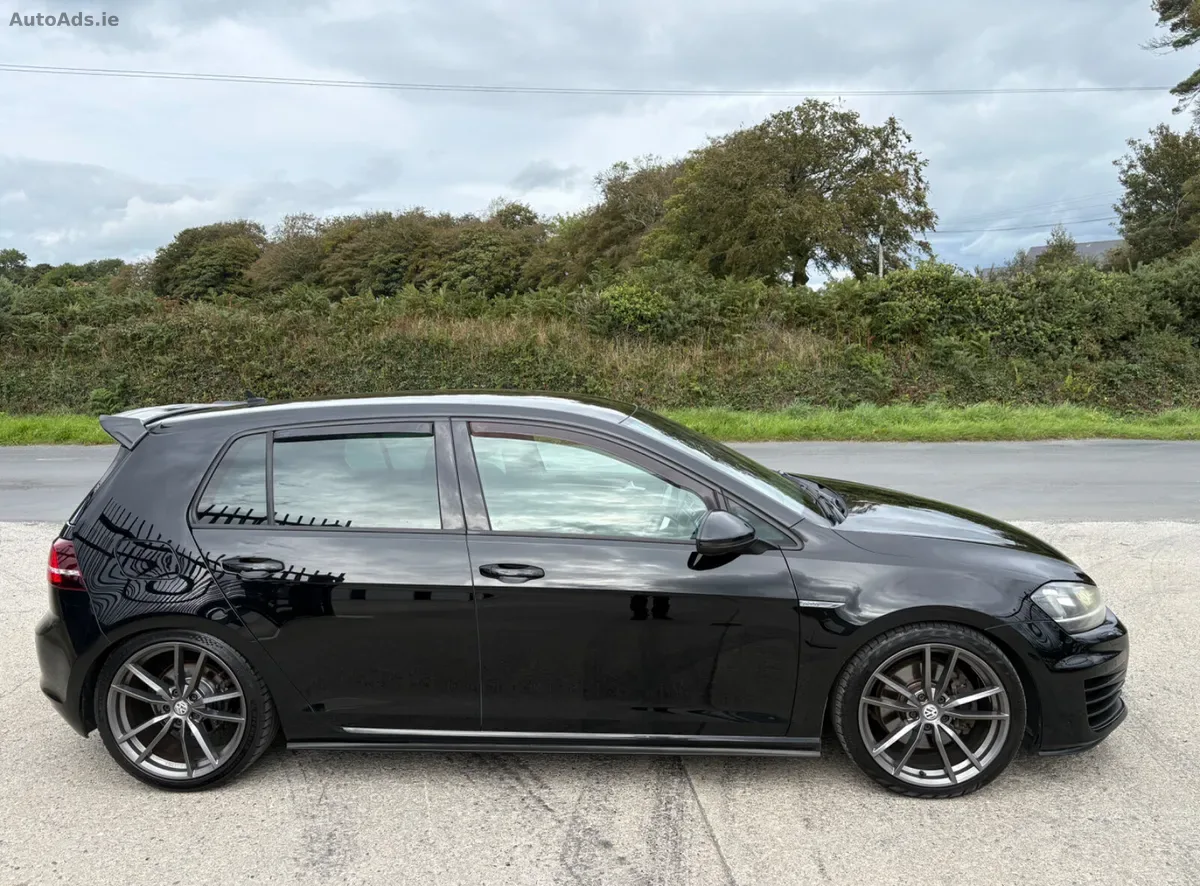 2016 Volkswagen Golf – photo 2