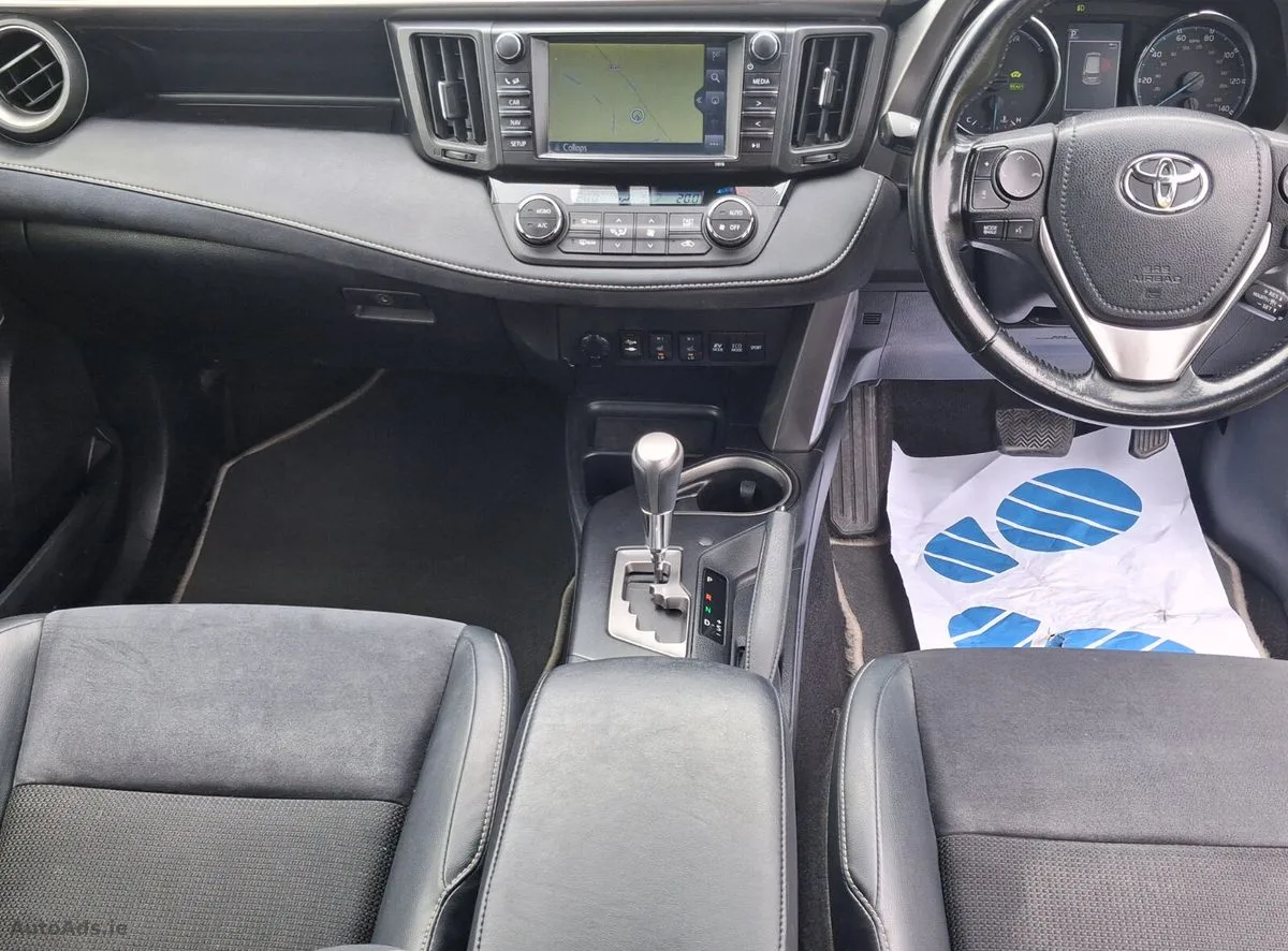 2017 Toyota RAV4 – photo 6