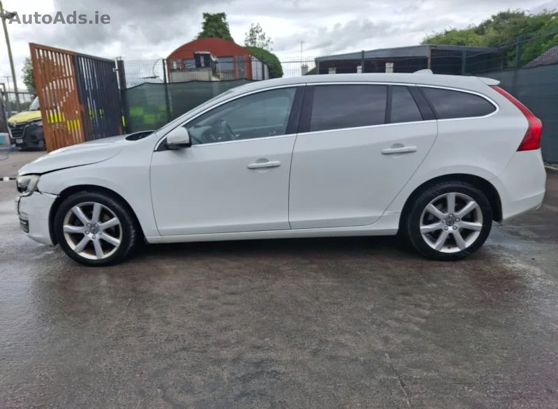 2017 Volvo V60 – photo 2