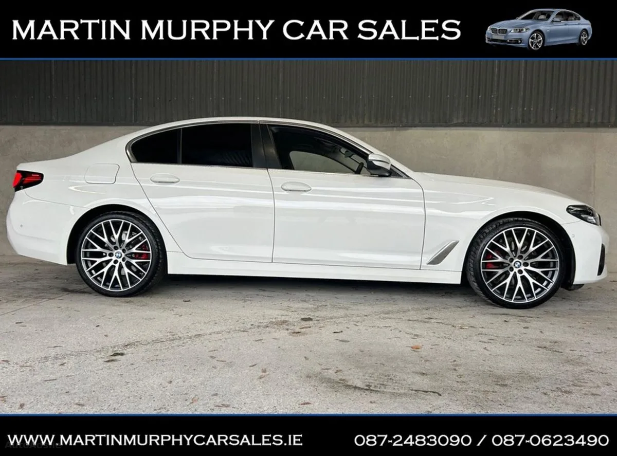 2022 BMW 5-Series – photo 2