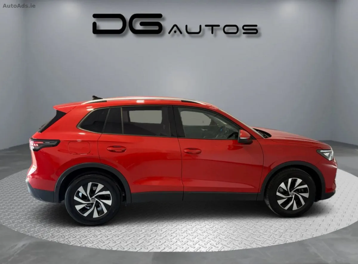 2024 Volkswagen Tiguan – photo 2