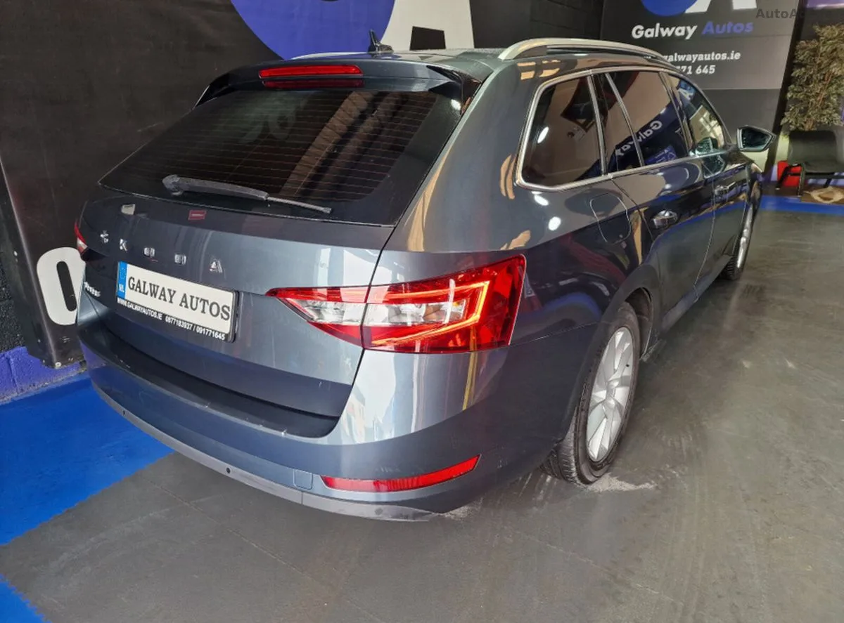 2022 Skoda Superb – photo 9